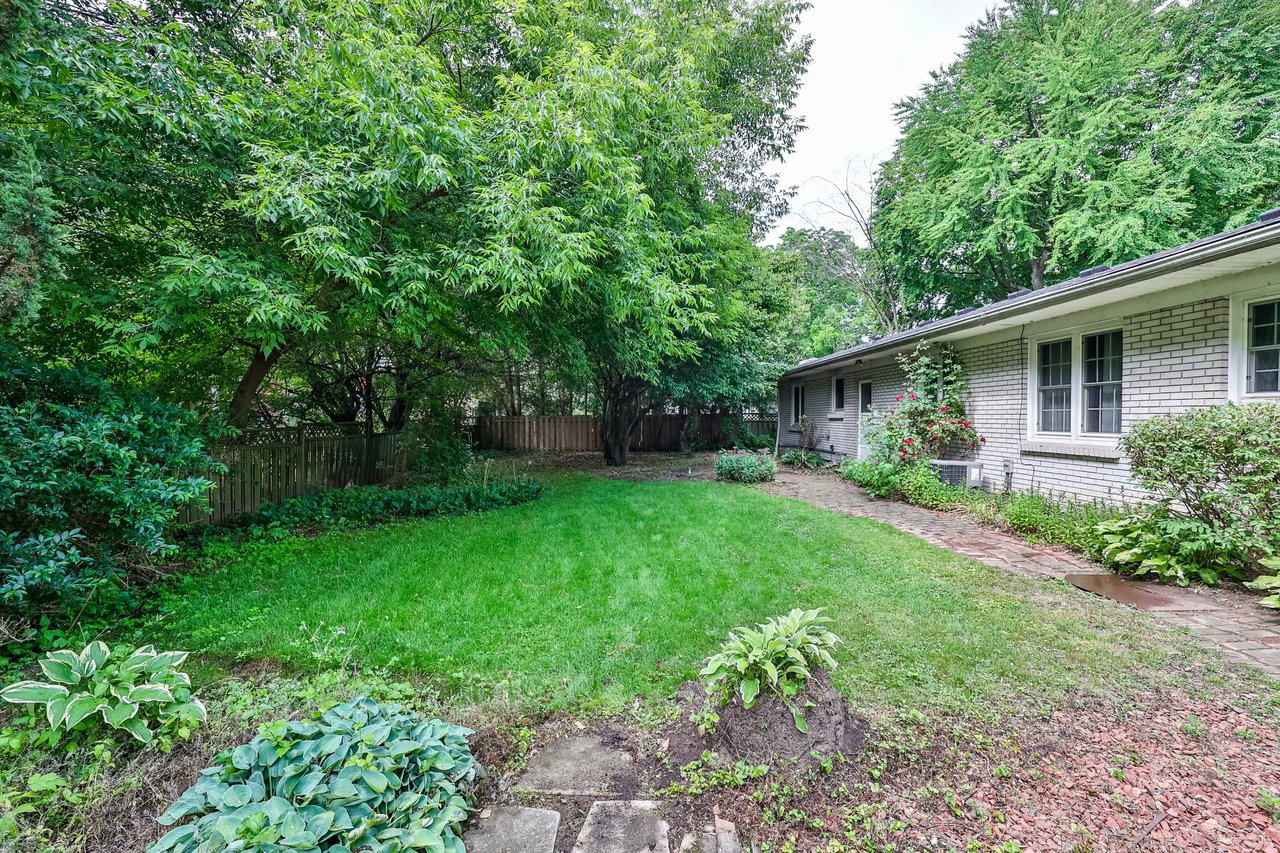 4312 Lakeshore Road, Burlington