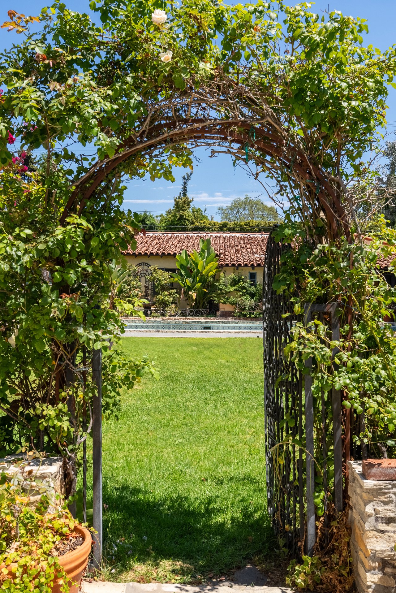 706 N Maple Dr, Beverly Hills