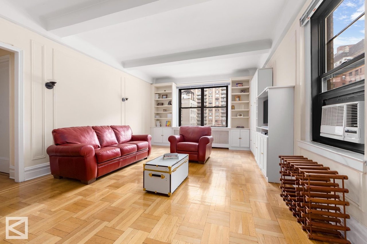 243 W 70th St, #8D