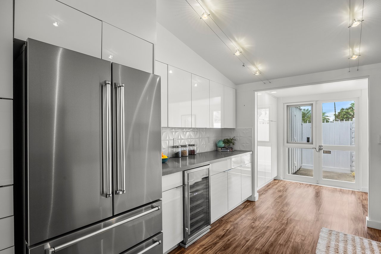 Tustin Cliff Home May For Sale