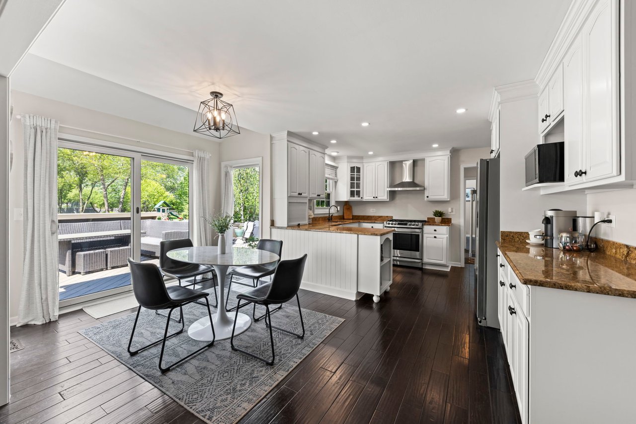 2689 Fox River Ln