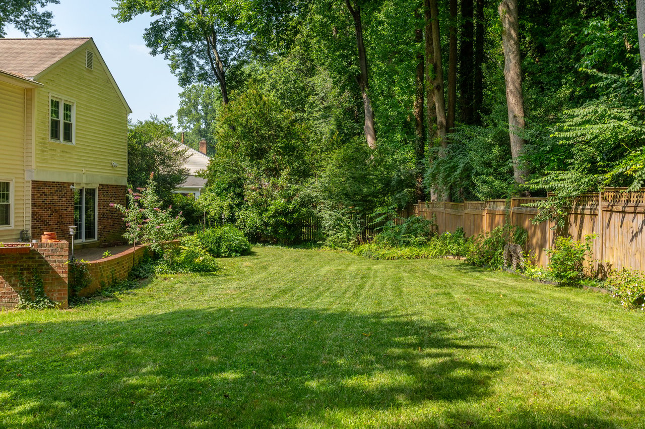 9606 Whitecedar Ct