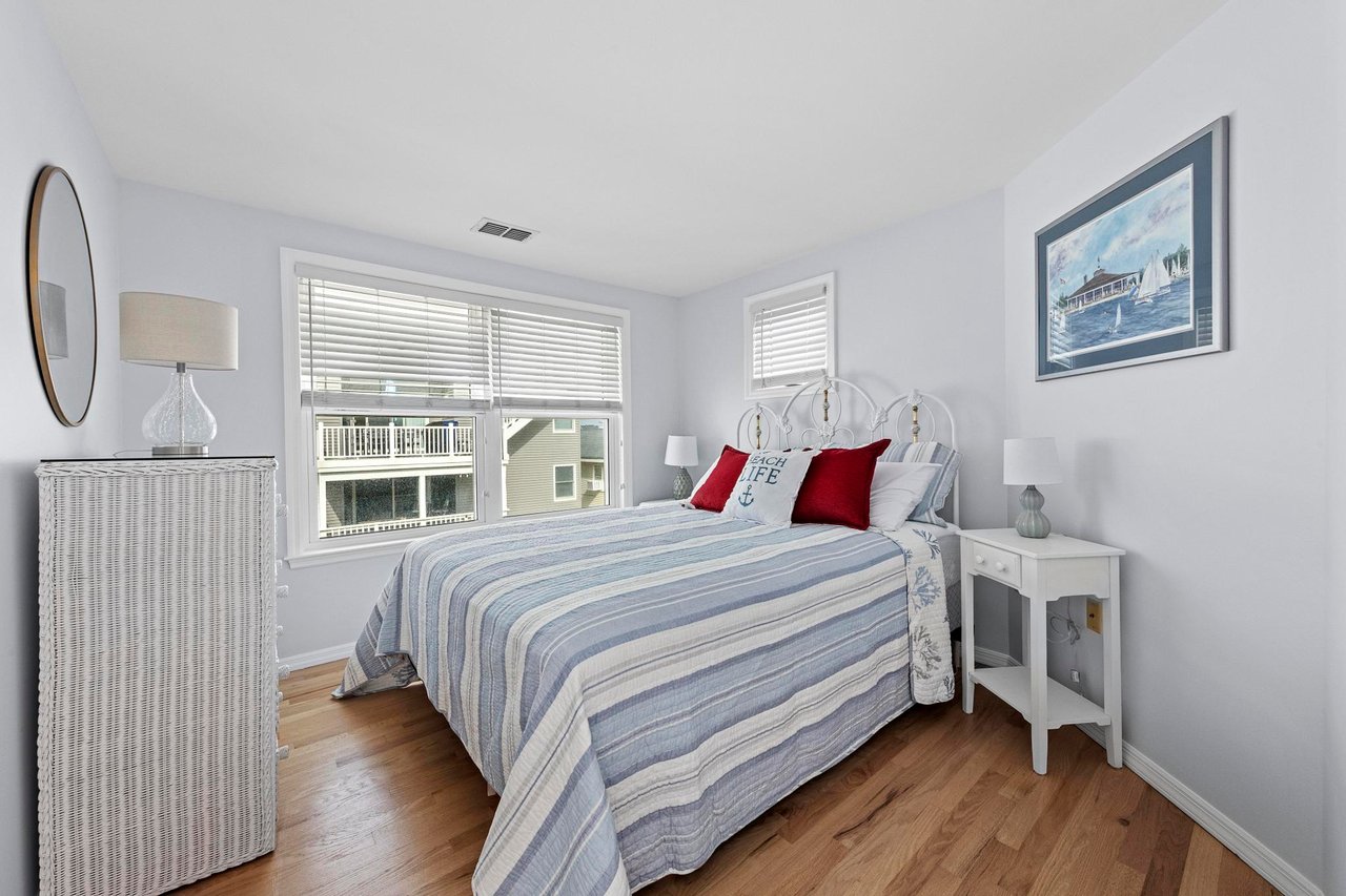 229 Merivale Ave. (1st and 2nd floor), Beach Haven