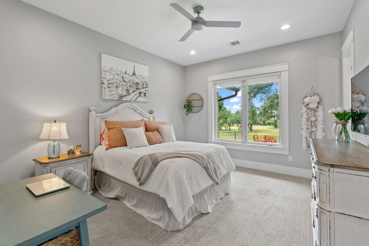 1457 Avenida High View