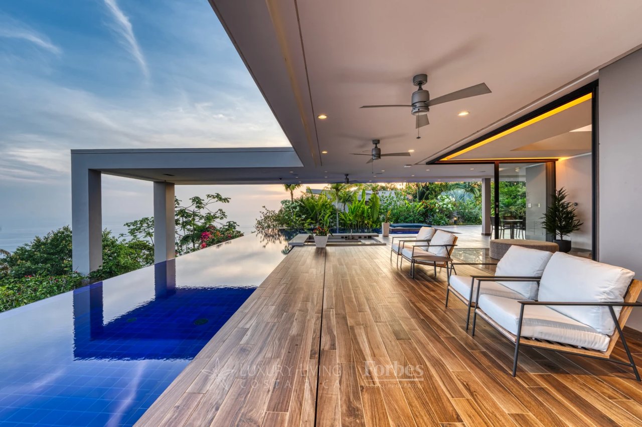 6575 - Dominical Contemporary Mansion