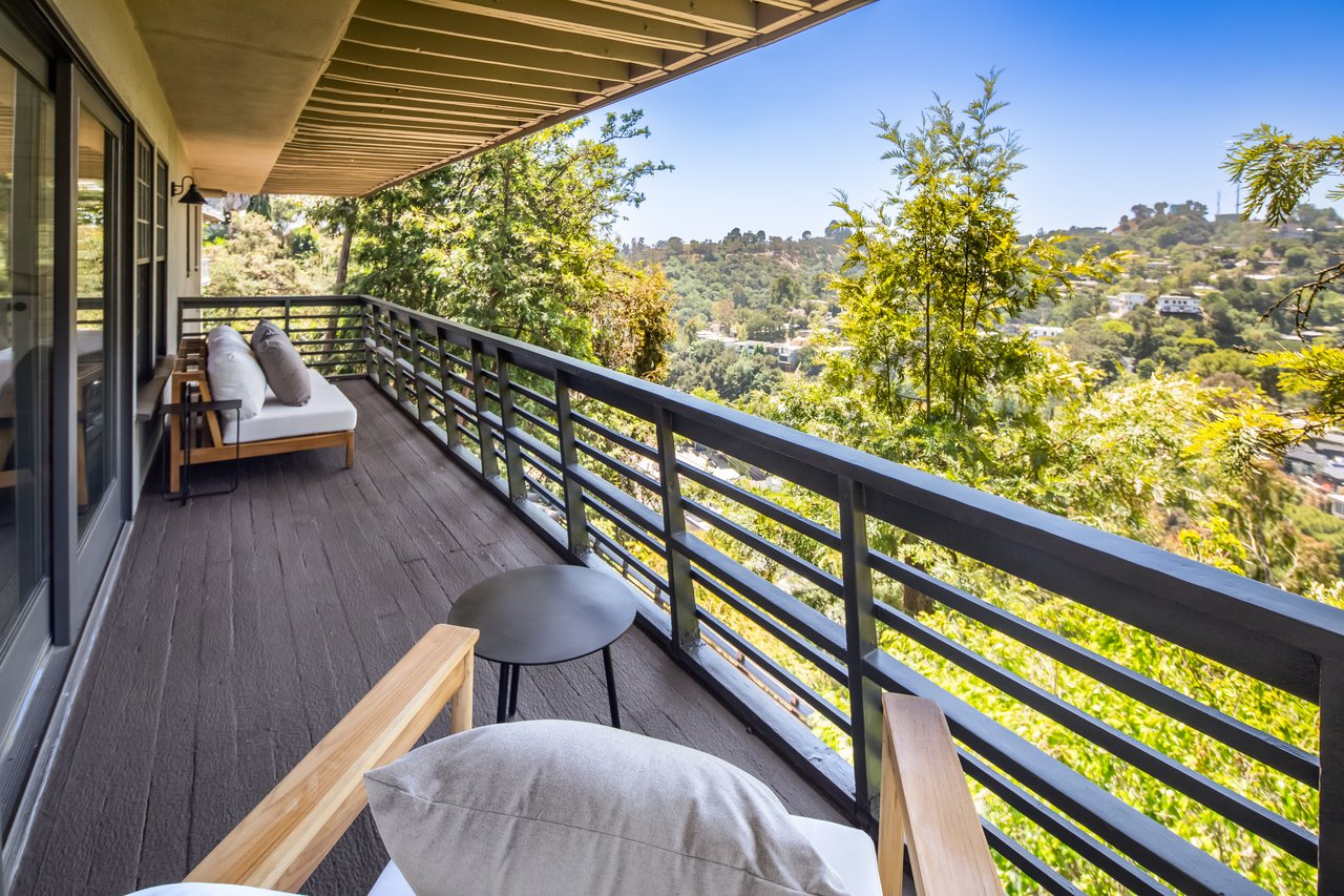 8595 Skyline Dr, Sunset Strip