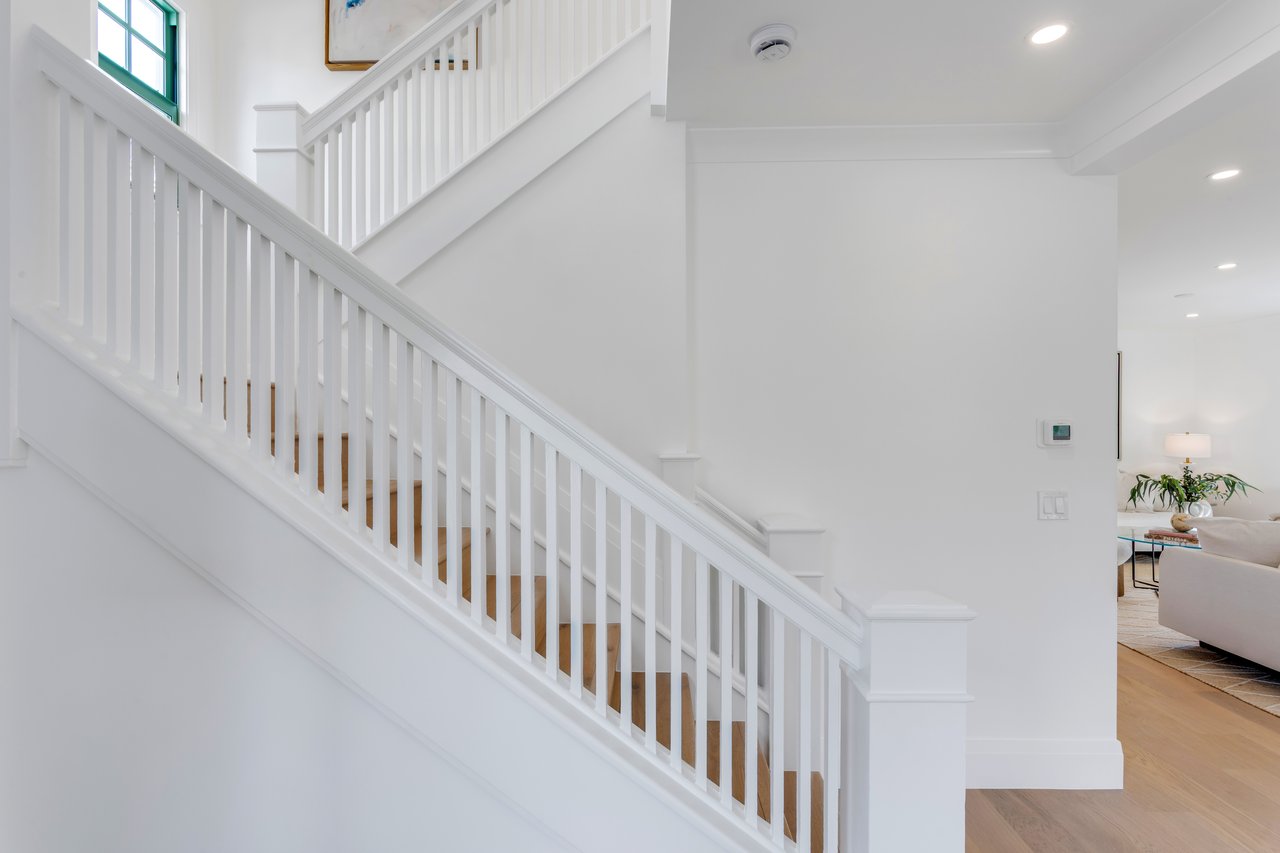 Charming Like New Residence In Town