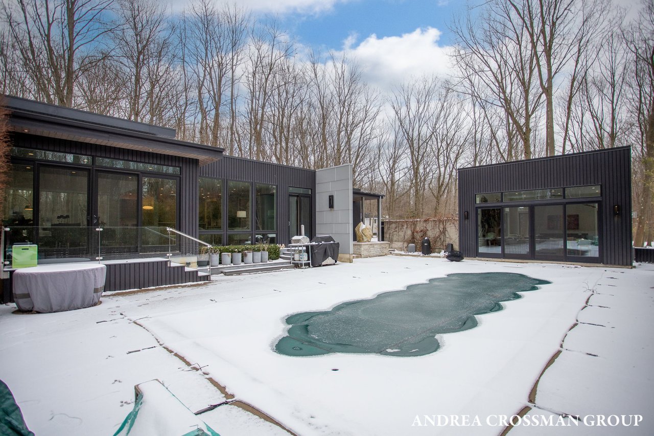 6919 Bendemeer Drive