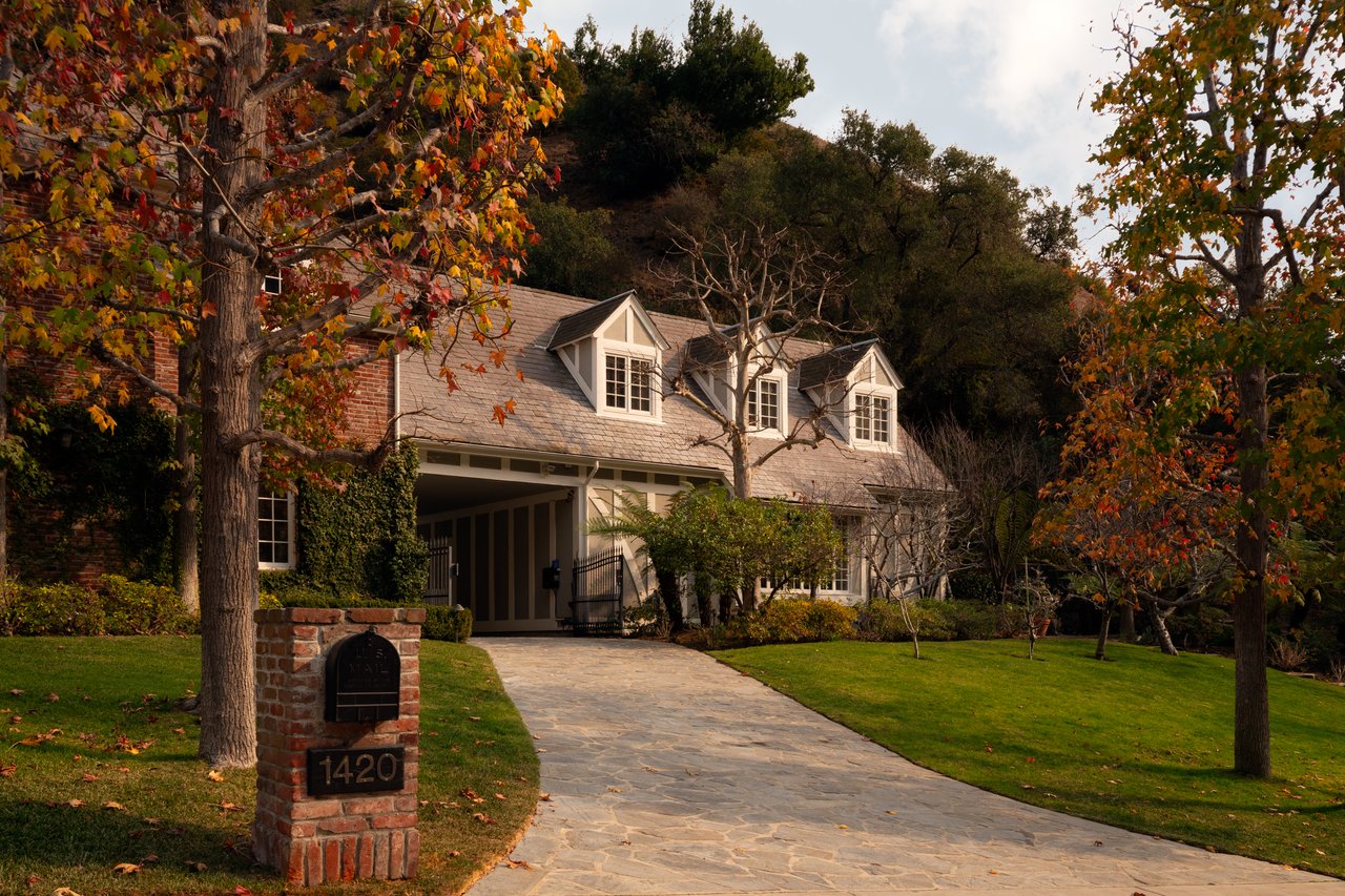 1420 Moraga Dr