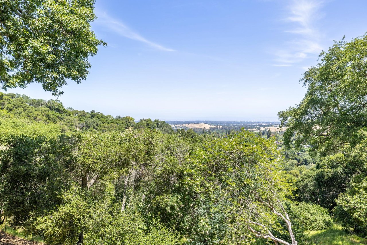 138 Bolivar LN