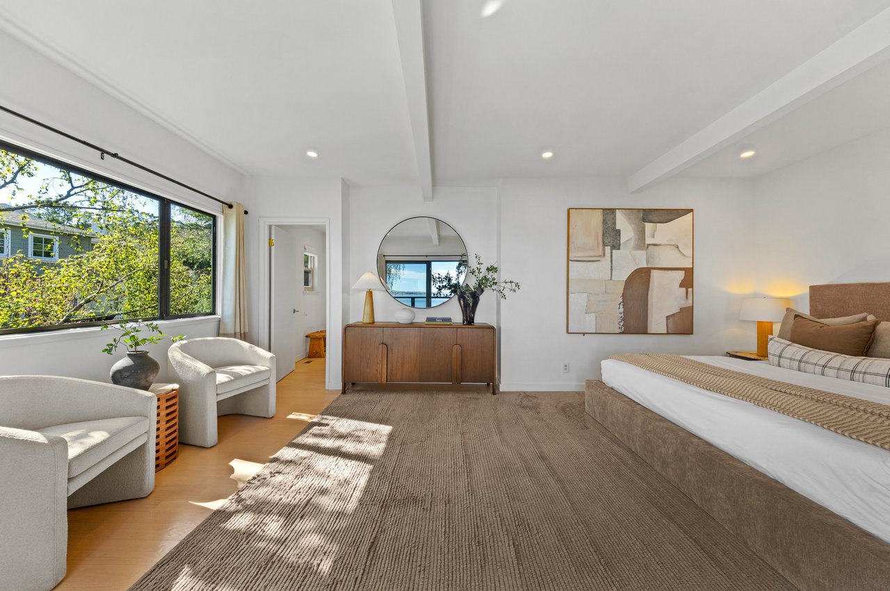 Gated View Residence on the Water