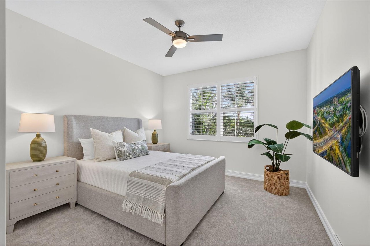 833 Bay Colony Drive S