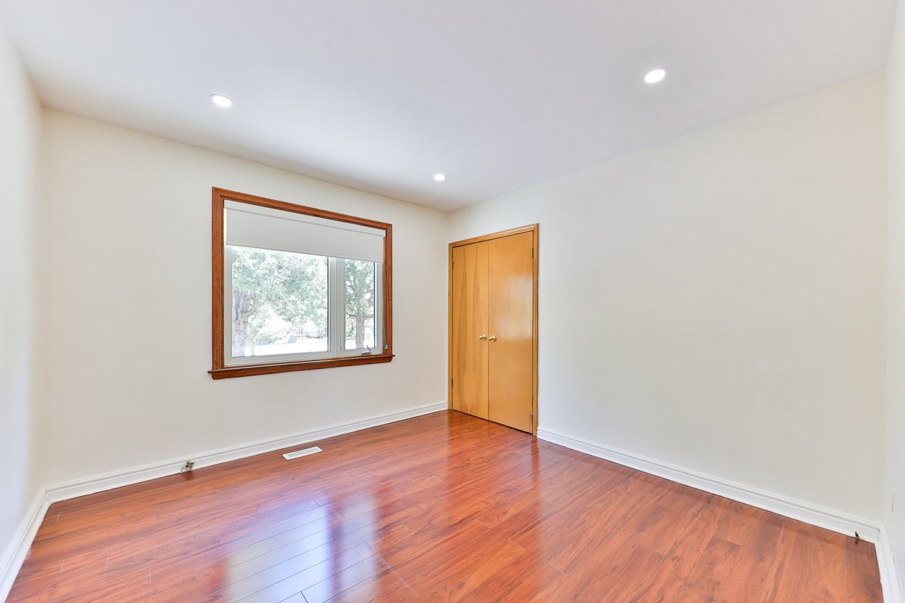 425 Plains Road W, Burlington