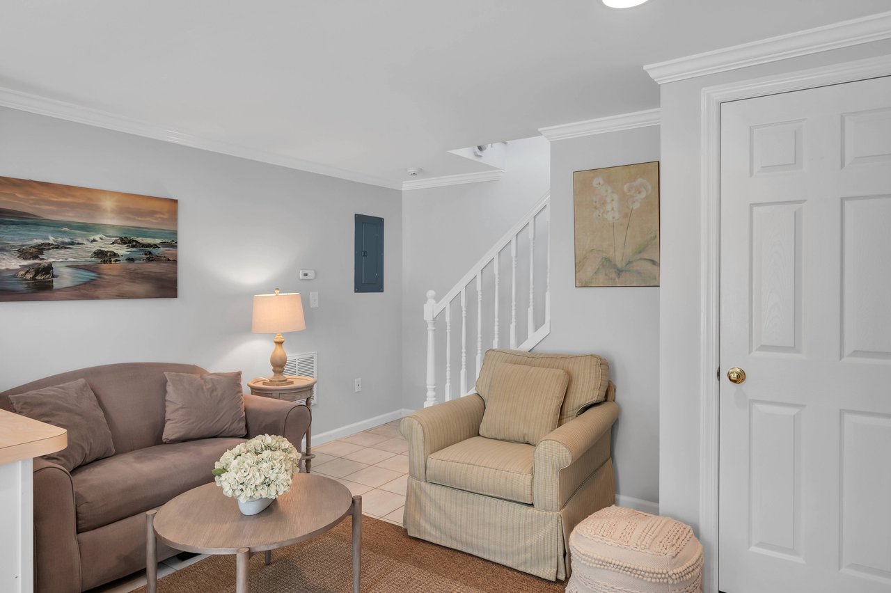 #5 One Bedroom Condo With Outside Seating Area