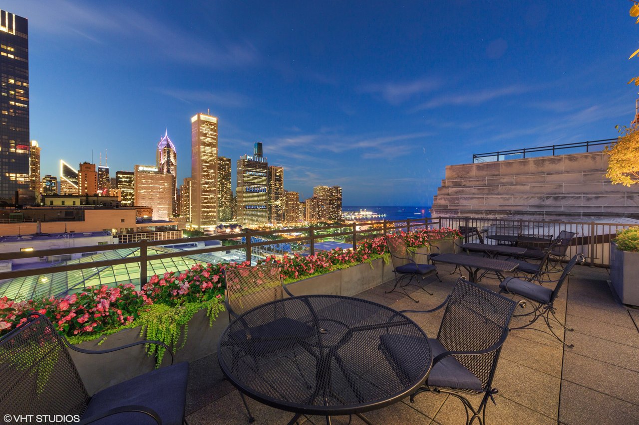 310 S Michigan Ave Unit 202