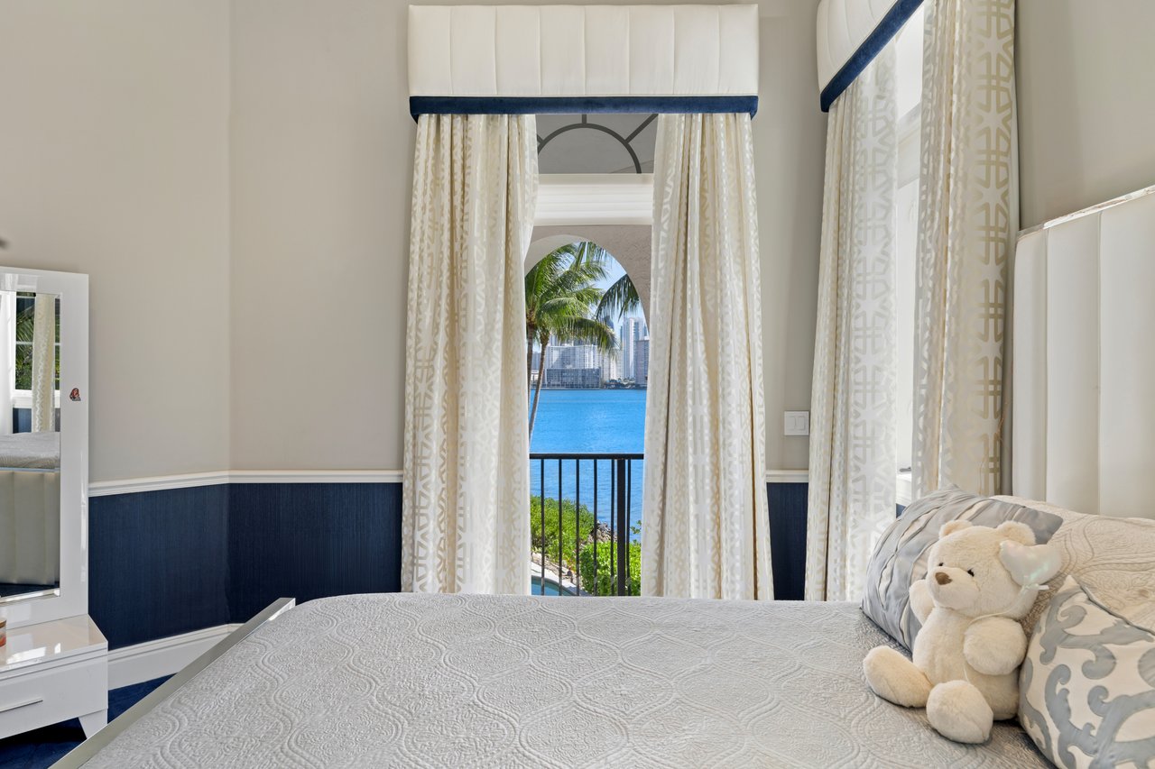 3914 Island Estates Drive