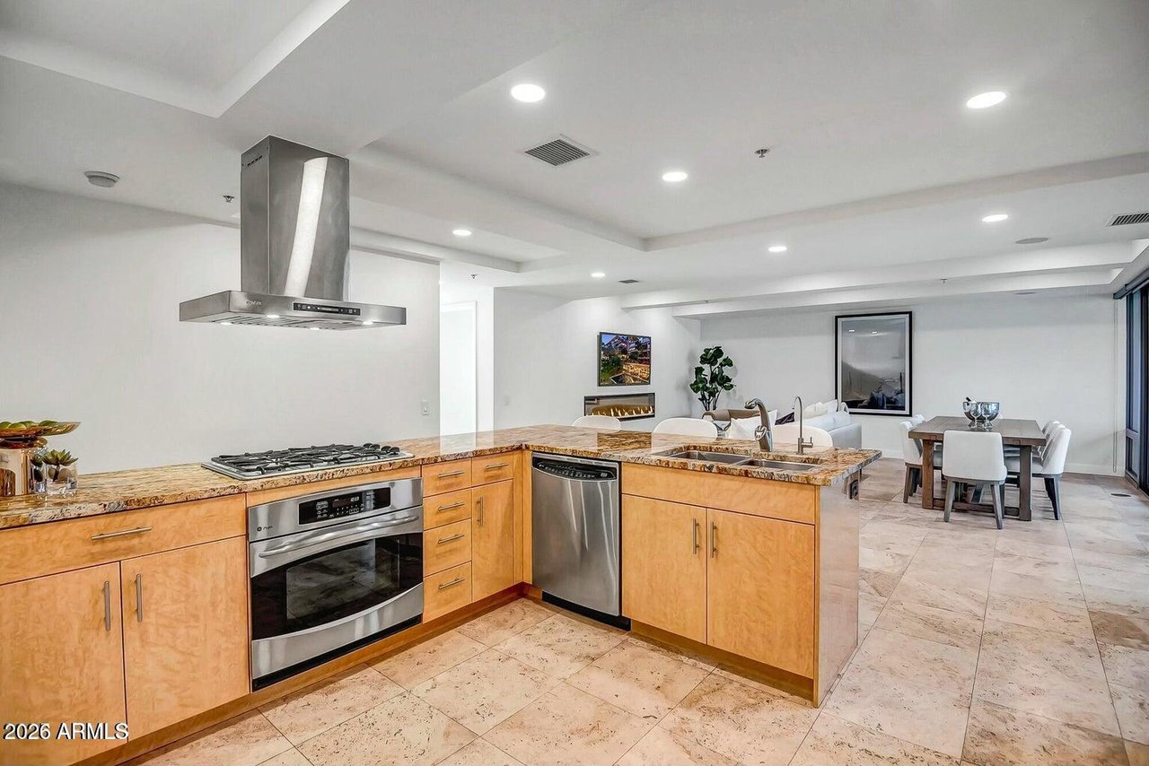 7121 E Rancho Vista Dr, #5011
