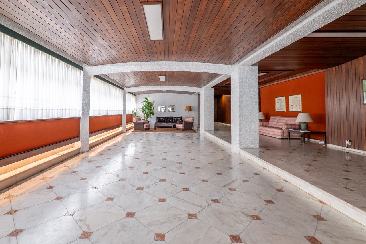 Exceptional Fully Renovated 2+1 Bedroom Apartment in Boavista, Porto