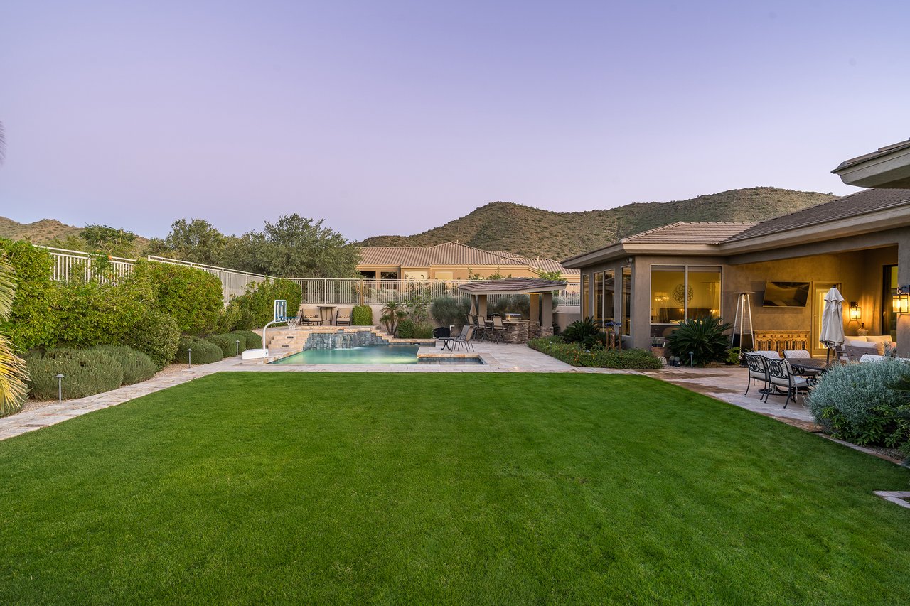 11368 E WINCHCOMB Drive