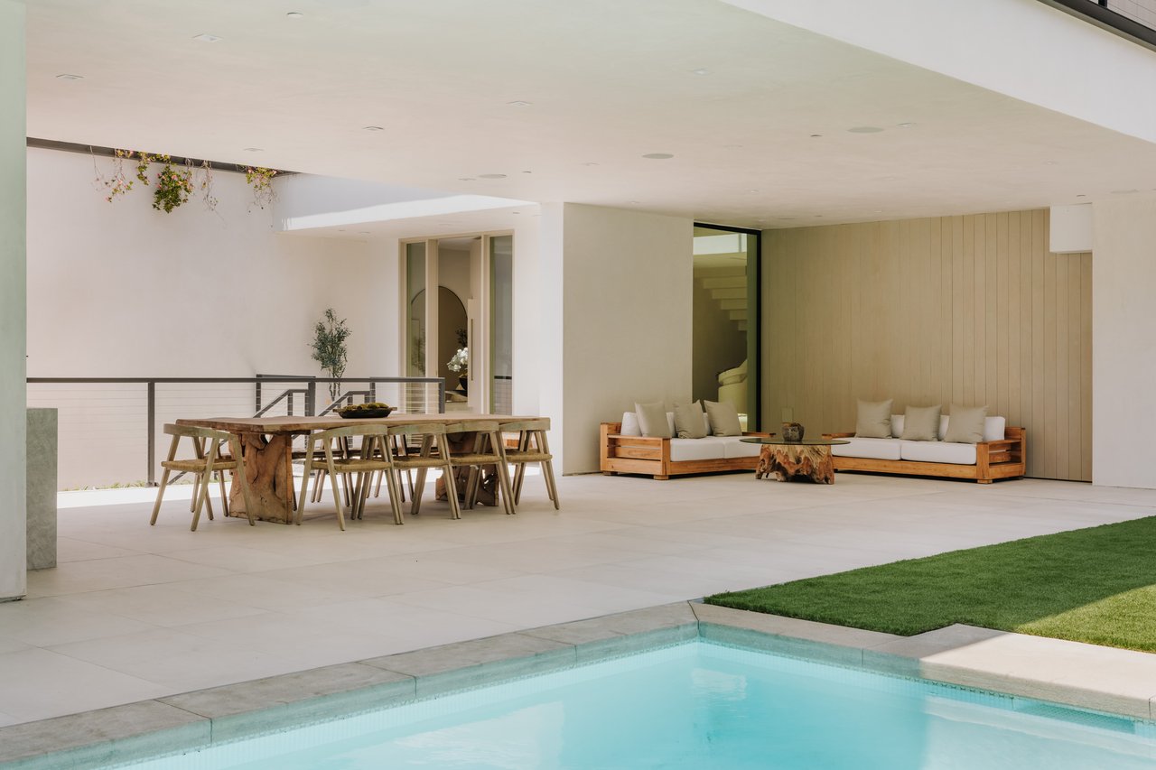 260 S Canyon View Dr