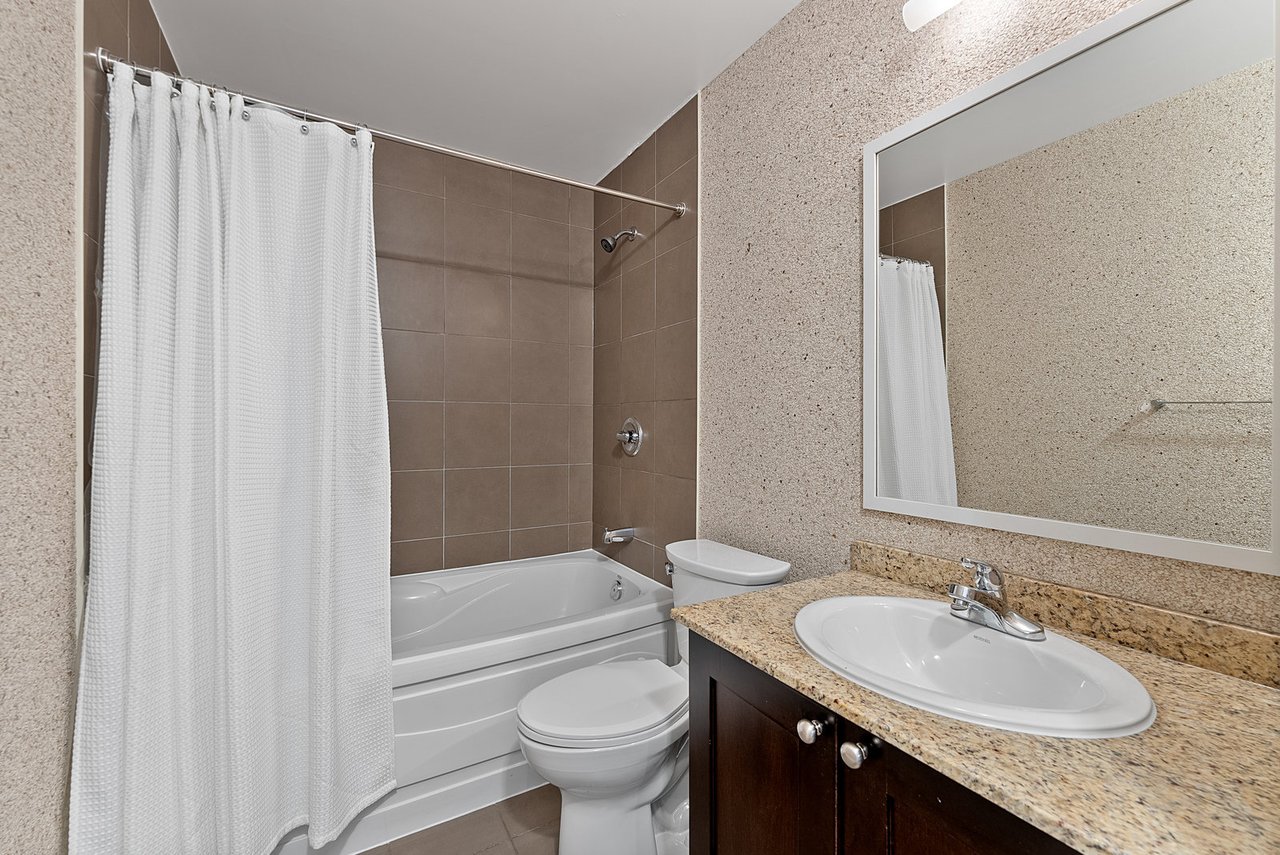 2191 Yonge Street Unit: L7