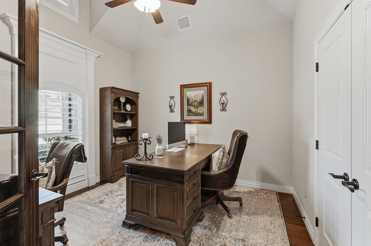 Gated Community Minutes from Eagle Mountain Lake!