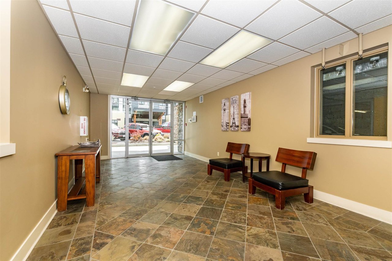 106-45893 Chesterfield Ave