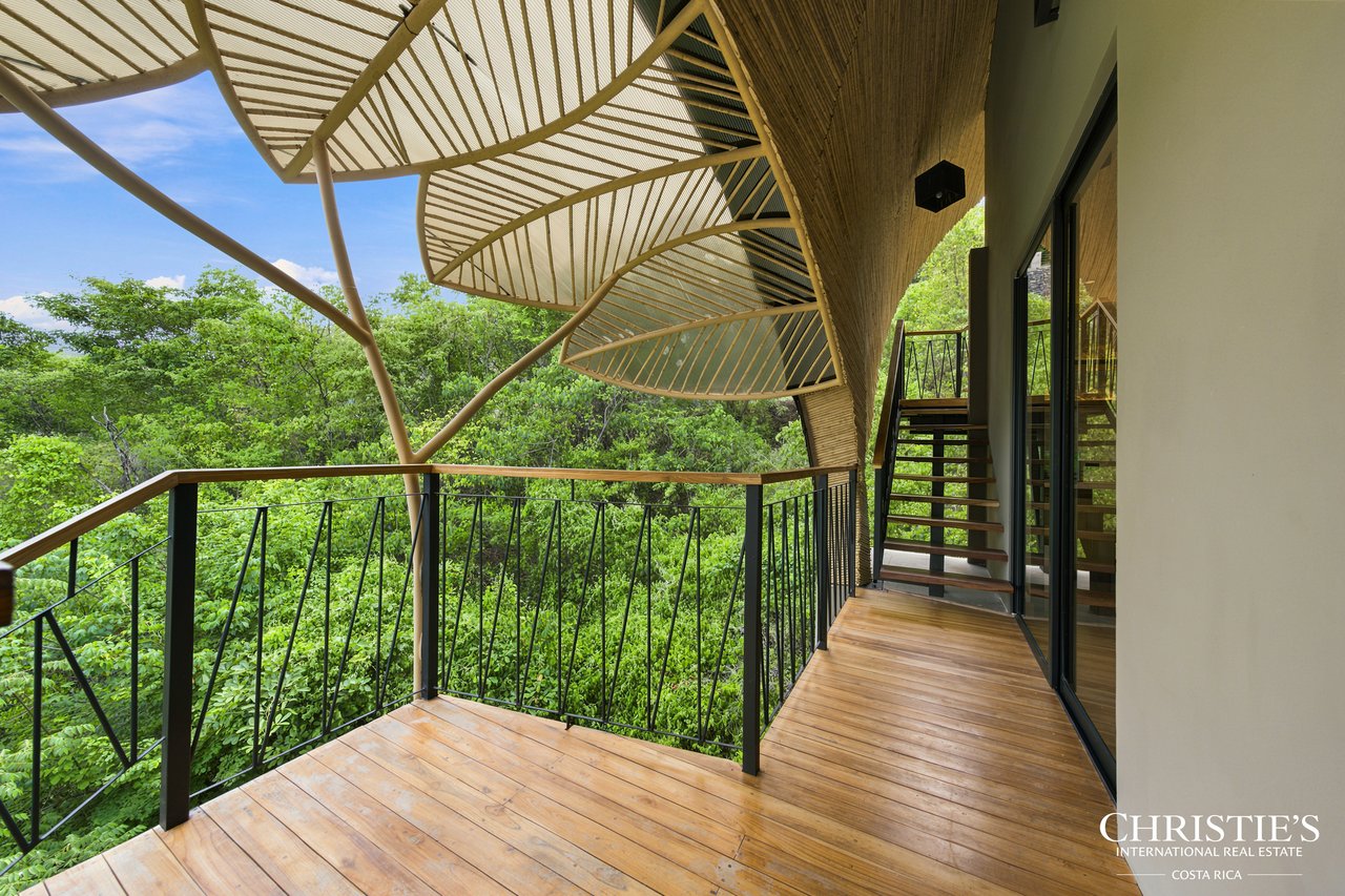 LE CLOS - An Exclusive Three-Residence Estate 