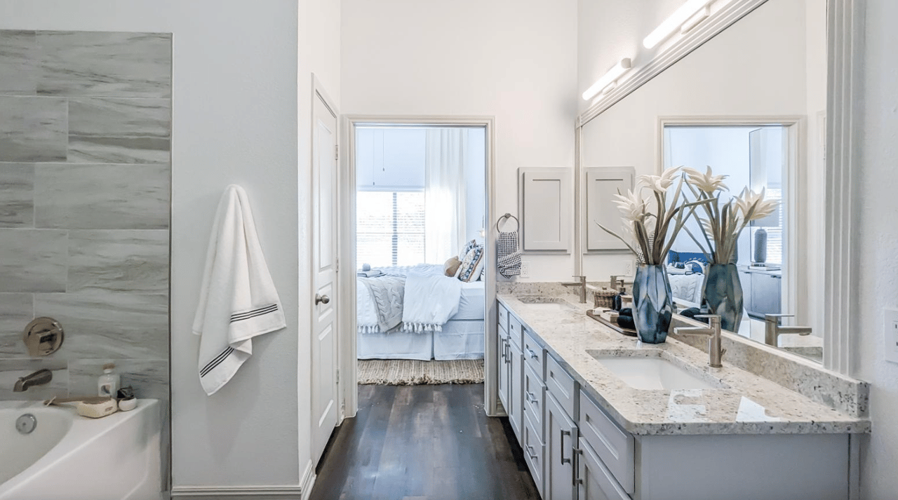 Apply today and enjoy 8 weeks free PLUS an additional $1500 Look & Lease Special