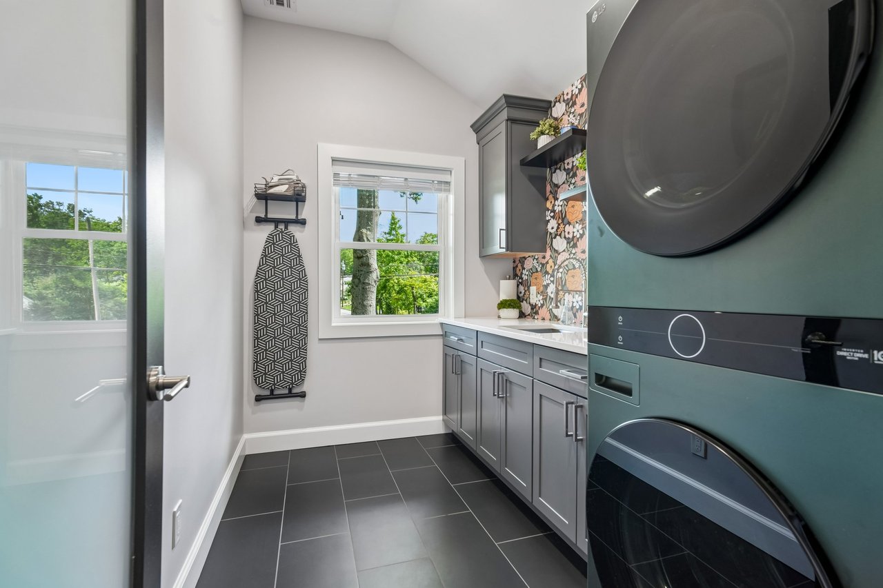 25 Ascot Way, Summit, NJ 07901