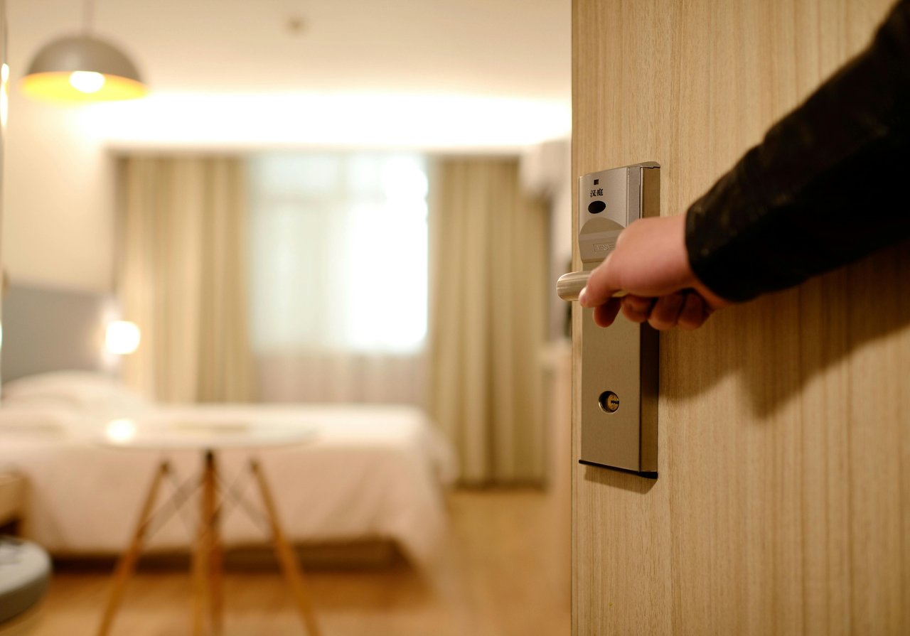 L.A. Airbnb hosts are charging higher rates and raking in big payouts amid city crackdown