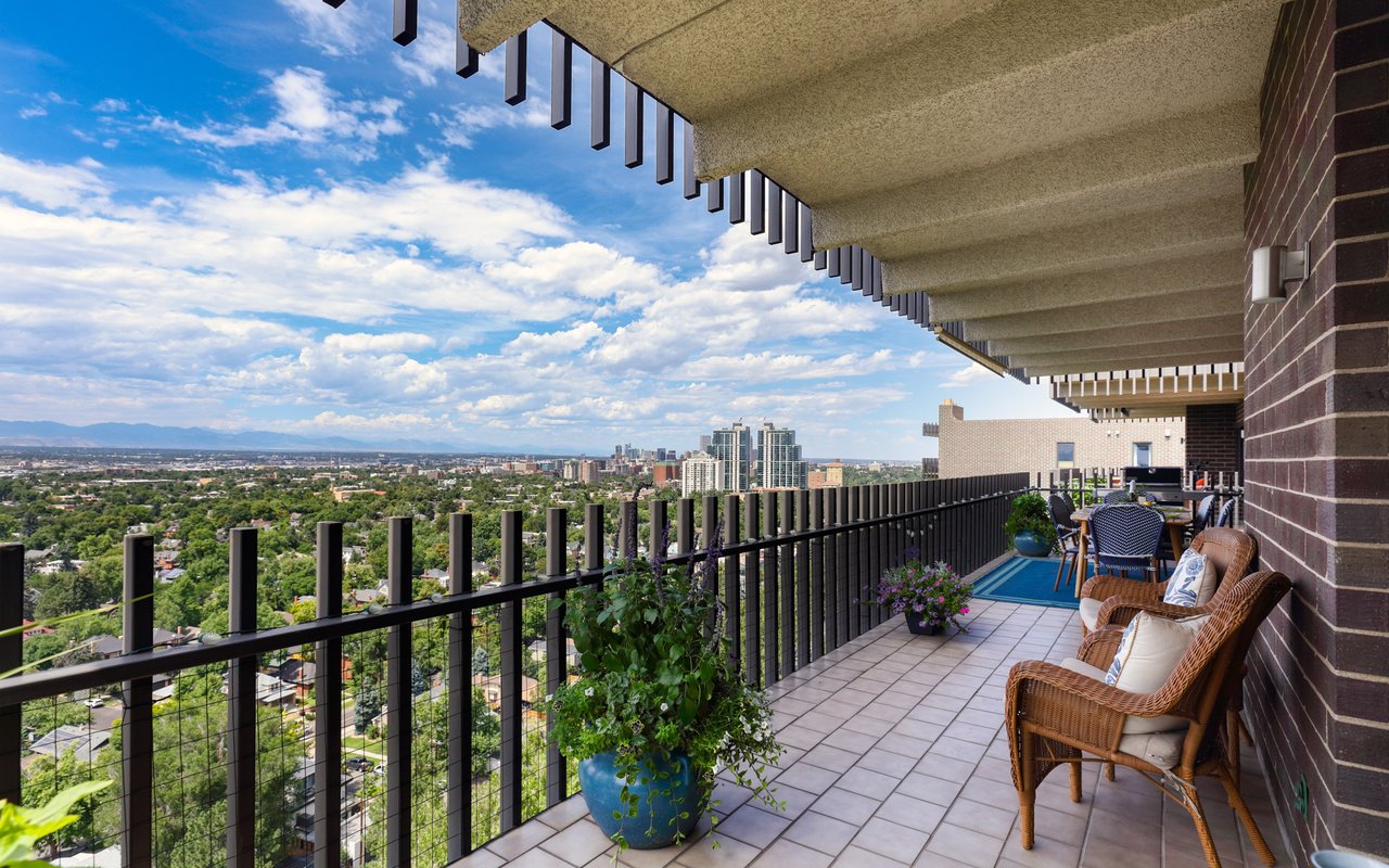 460 S Marion Parkway, 2000