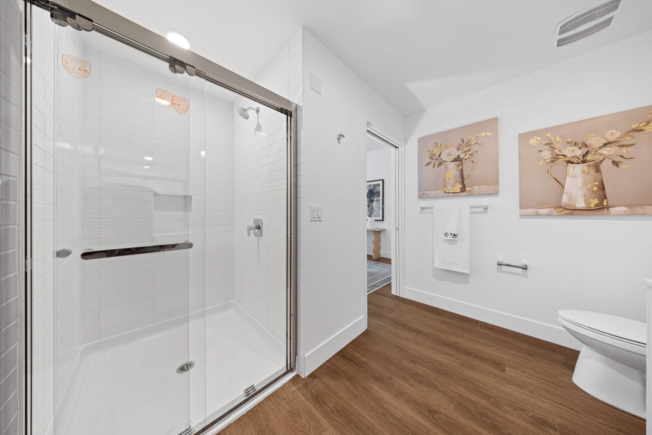 218 N El Molino #403