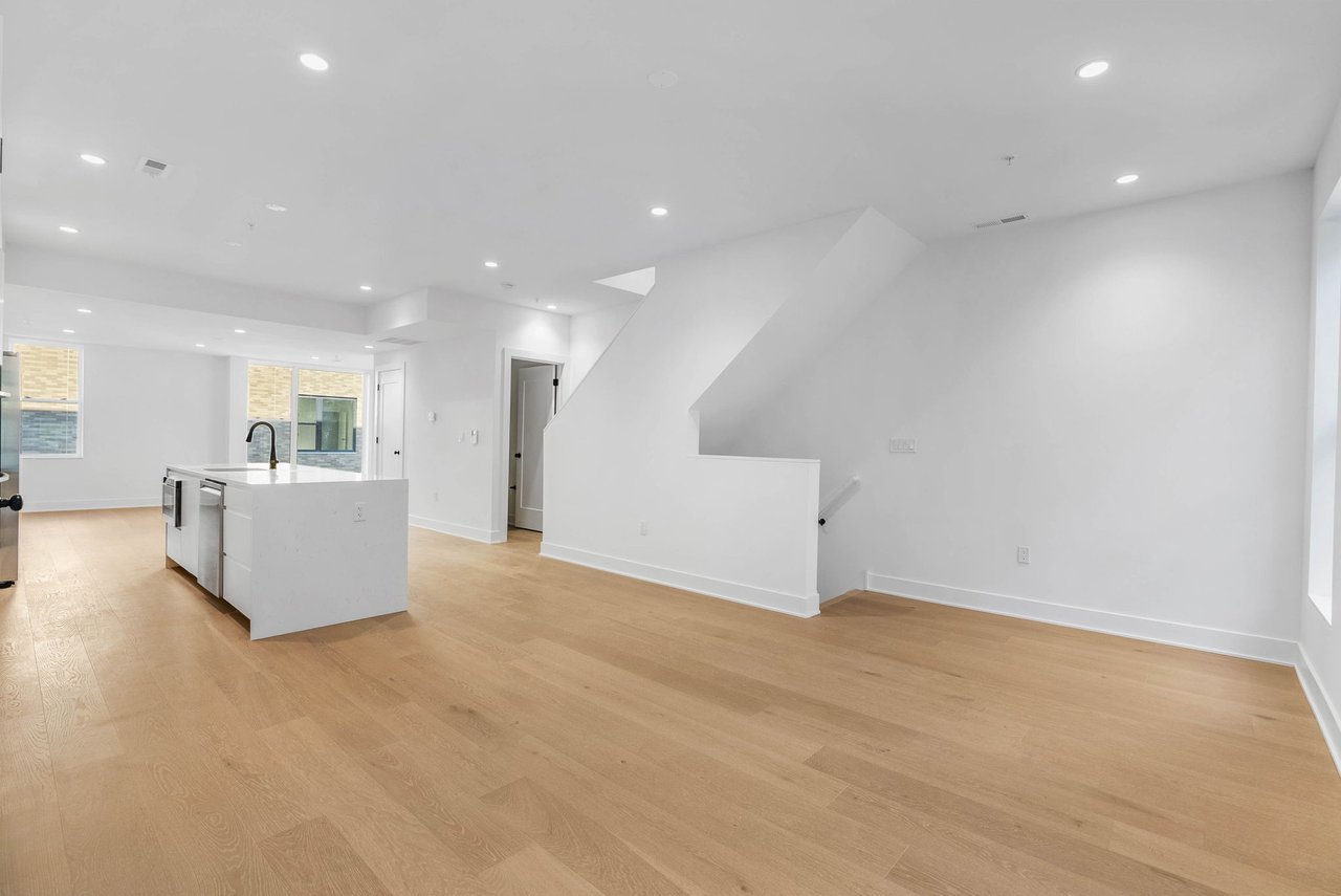 635 N 7th St #H5B, Philadelphia, PA 19123