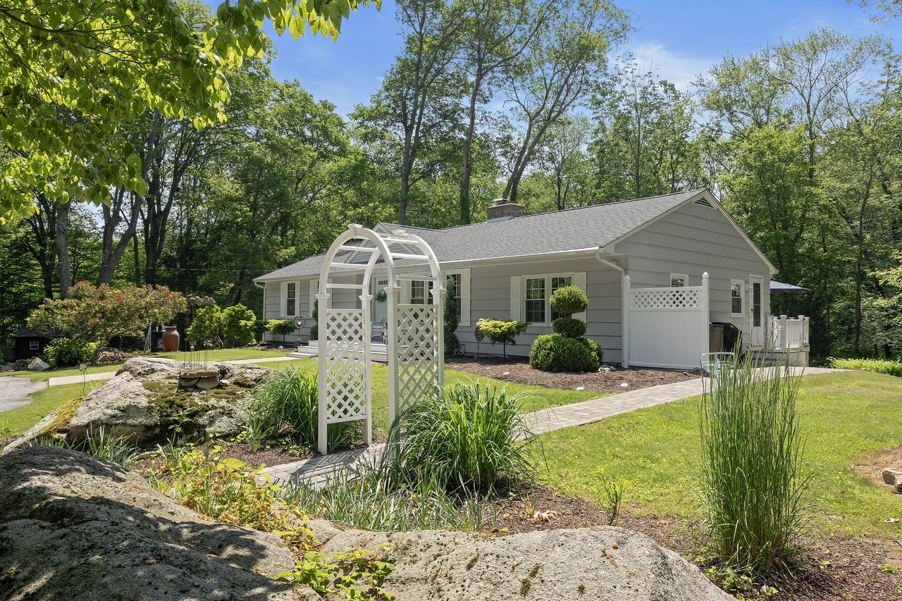 1038 South Road