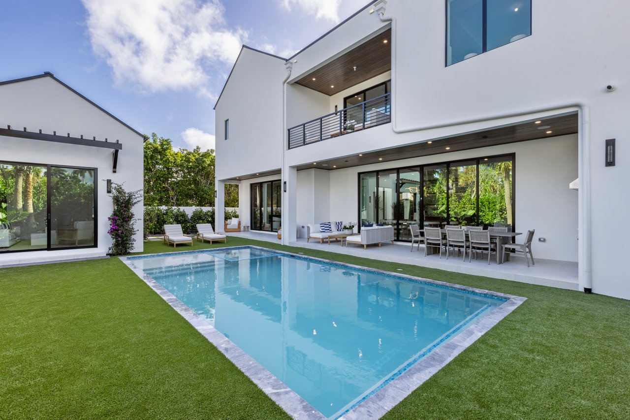 Murray Rd in Soso With Beautiful Water & Island Views