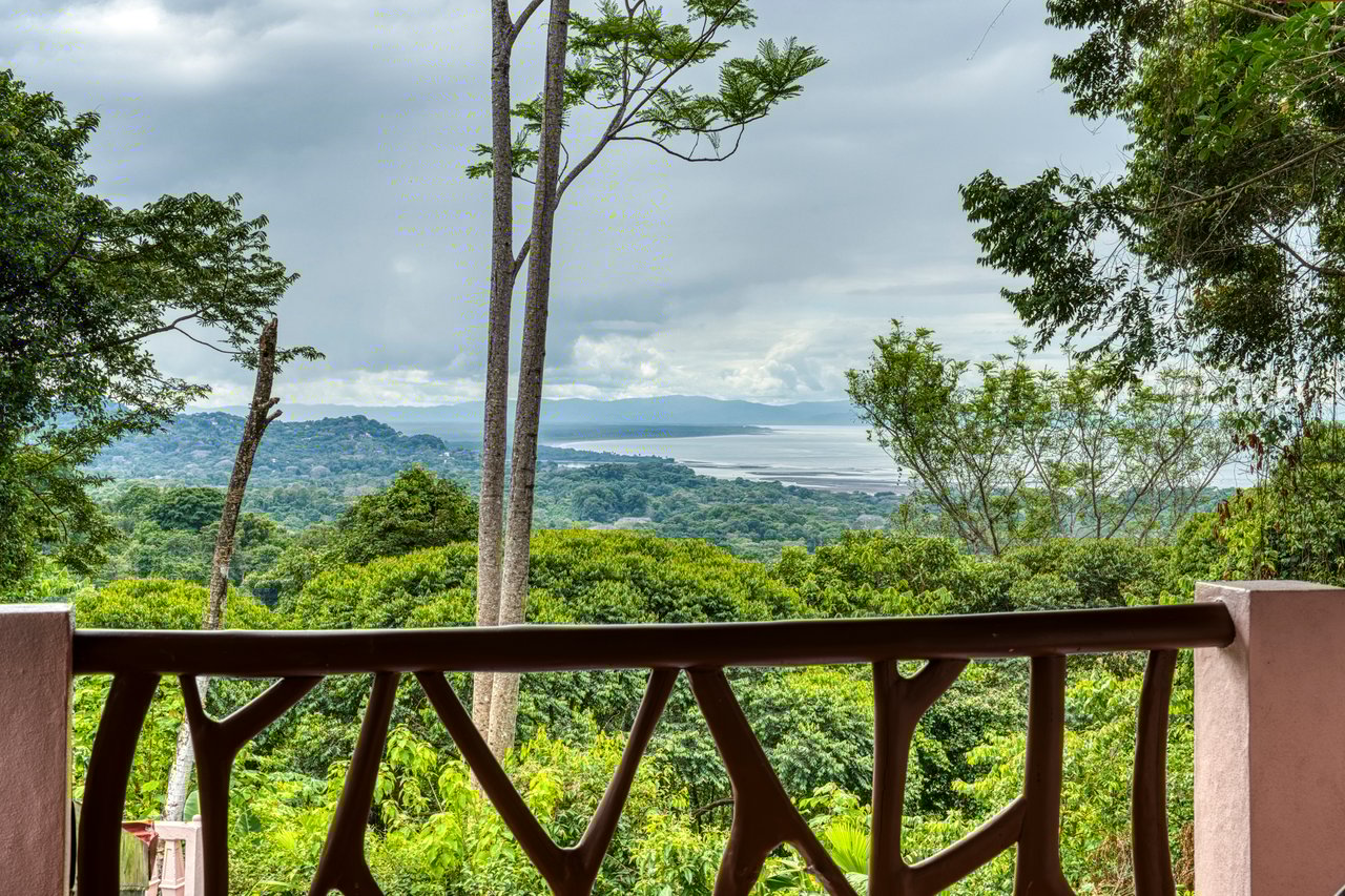 Ocean View home in Ventanas with Privacy