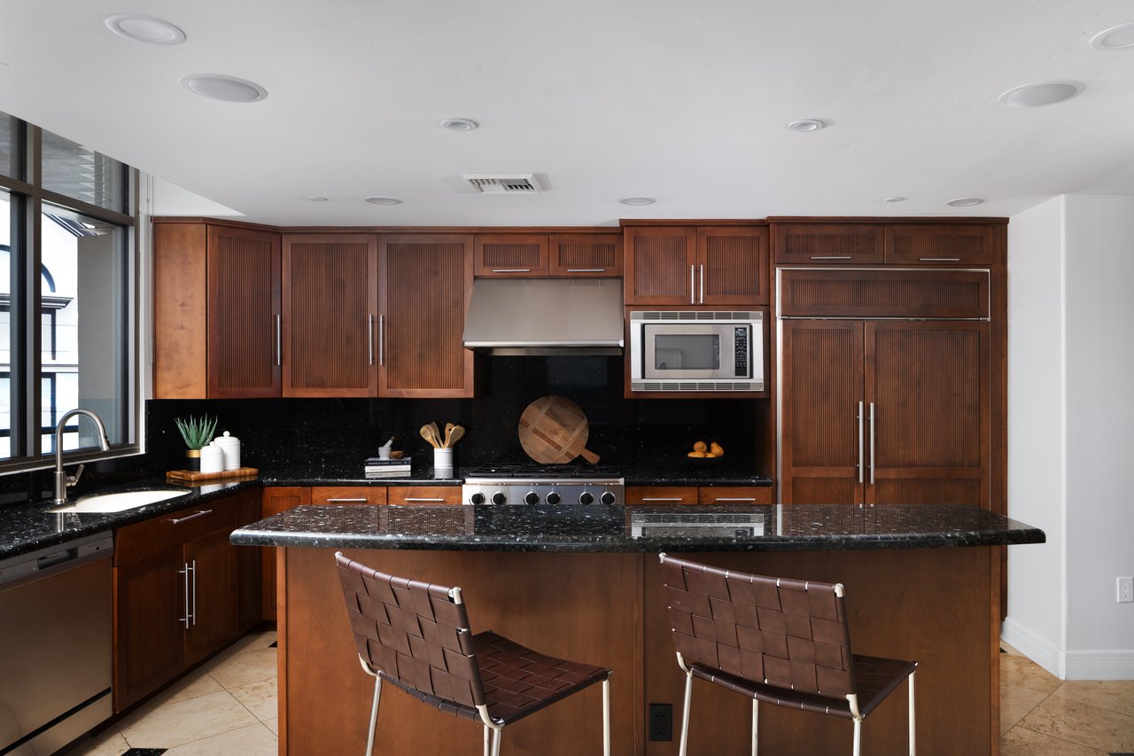 2402 E ESPLANADE Lane 1001