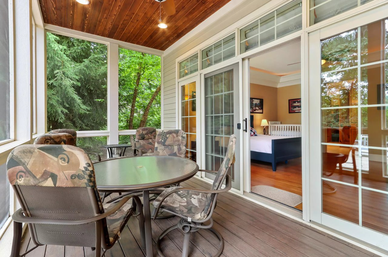 158 Abbey Springs Dr