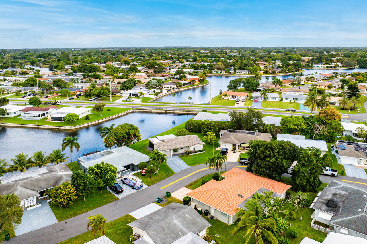 MAINLANDS OF TAMARAC LAKES