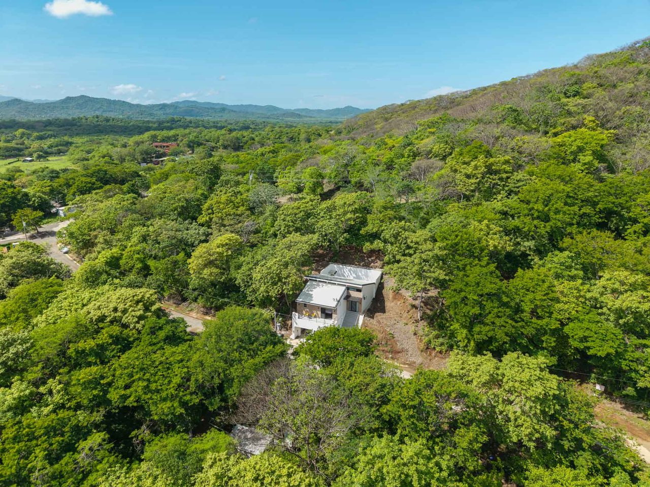Casa Valle Escondido | Modern 3-Bedroom Home with Guest Studio and Pool Near Tamarindo