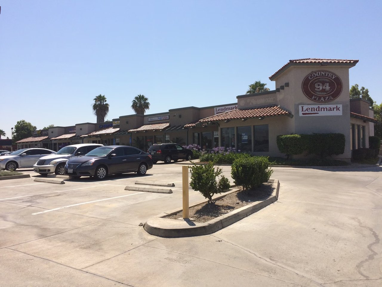 94 Country Plaza