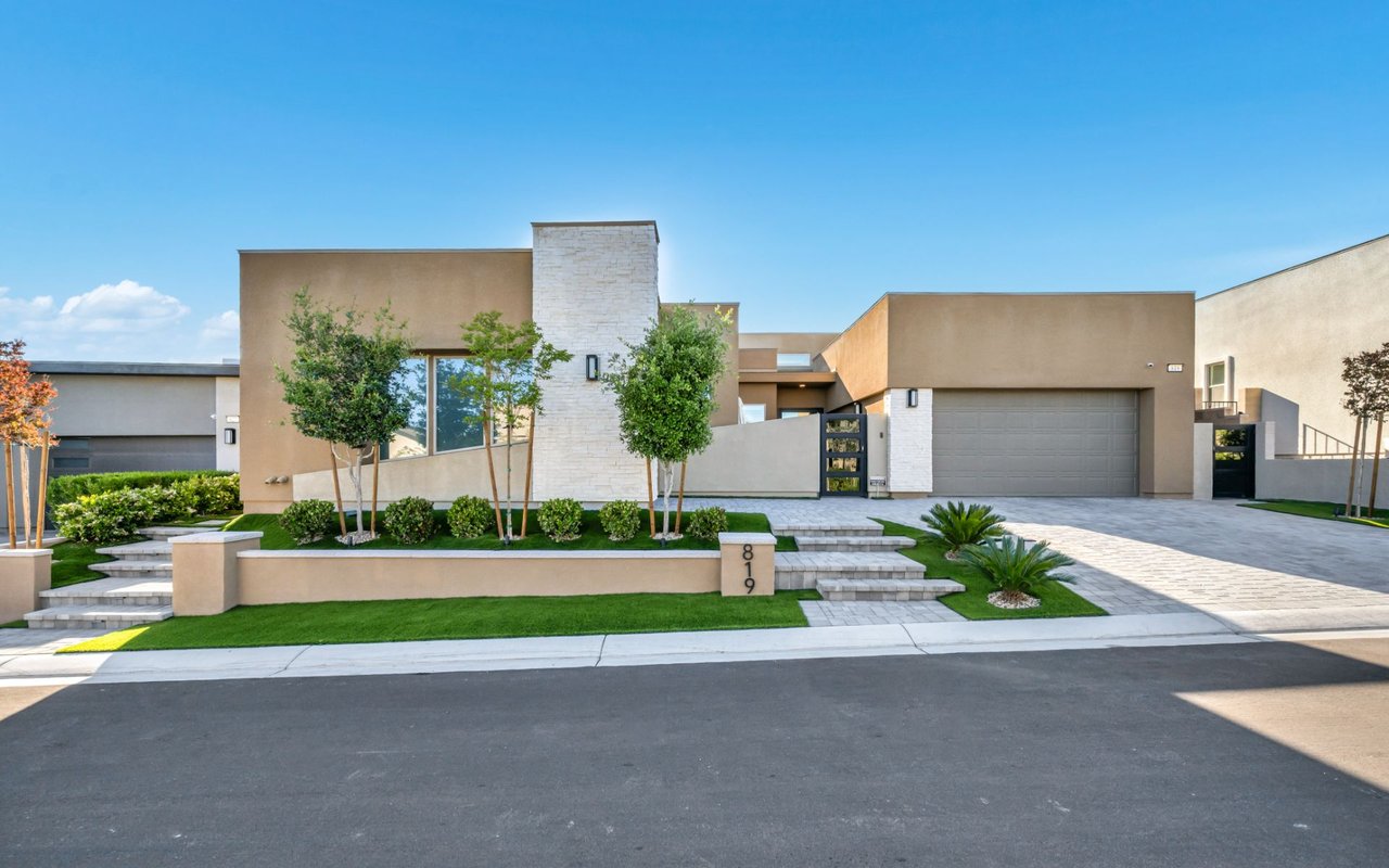 819 Bolide Street