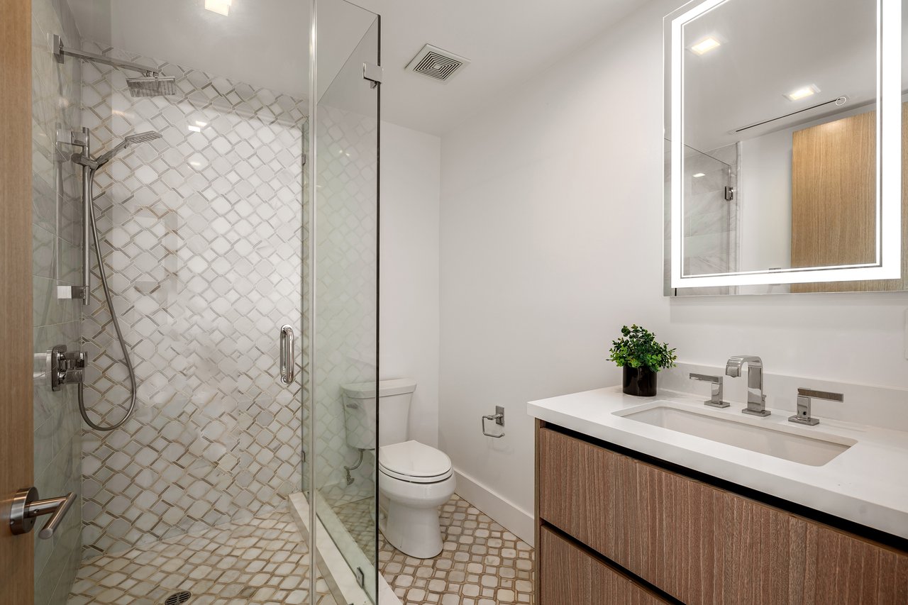 7911 Oceanus Dr, Hollywood HIlls