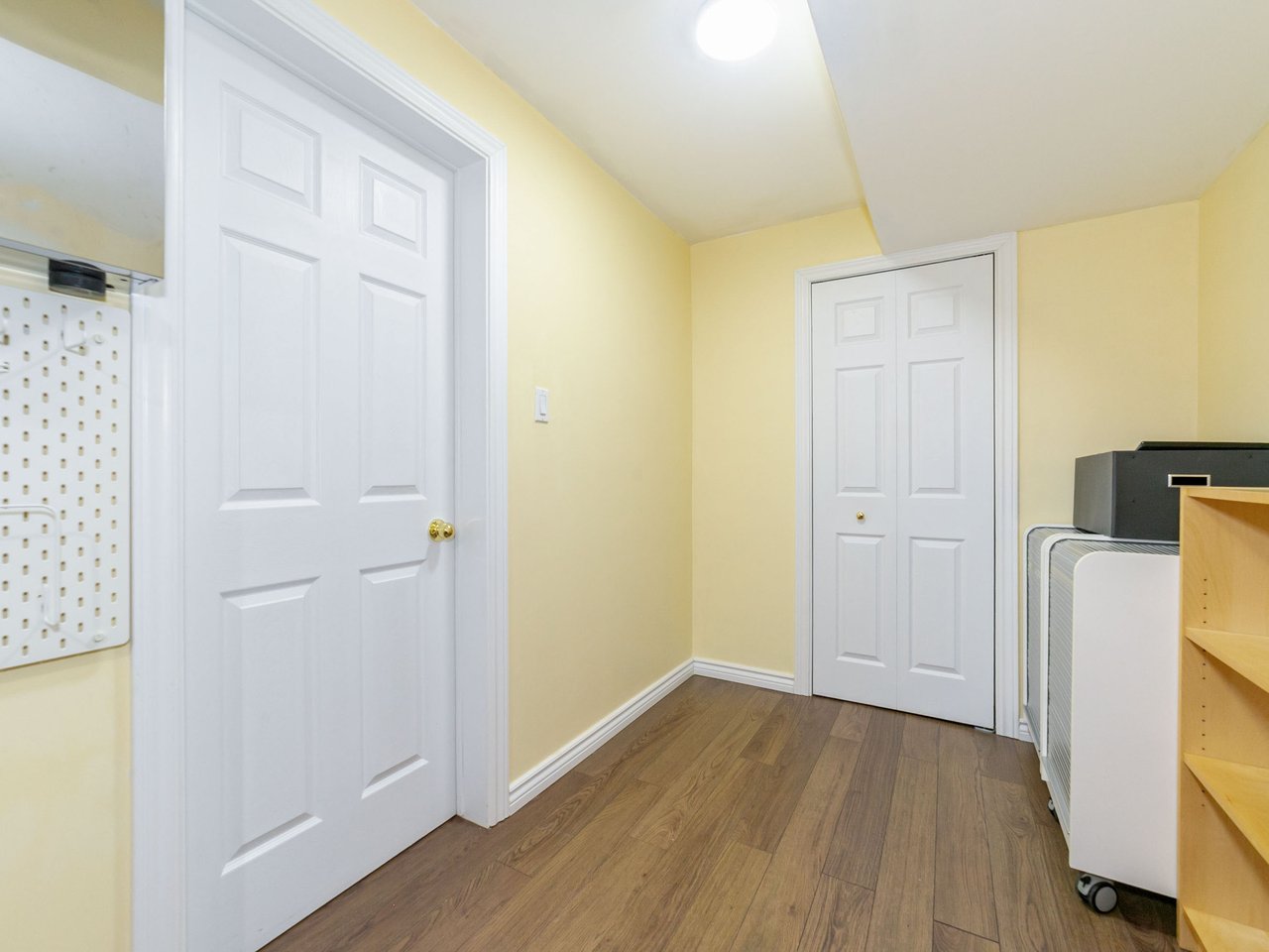 8 Queensway Drive