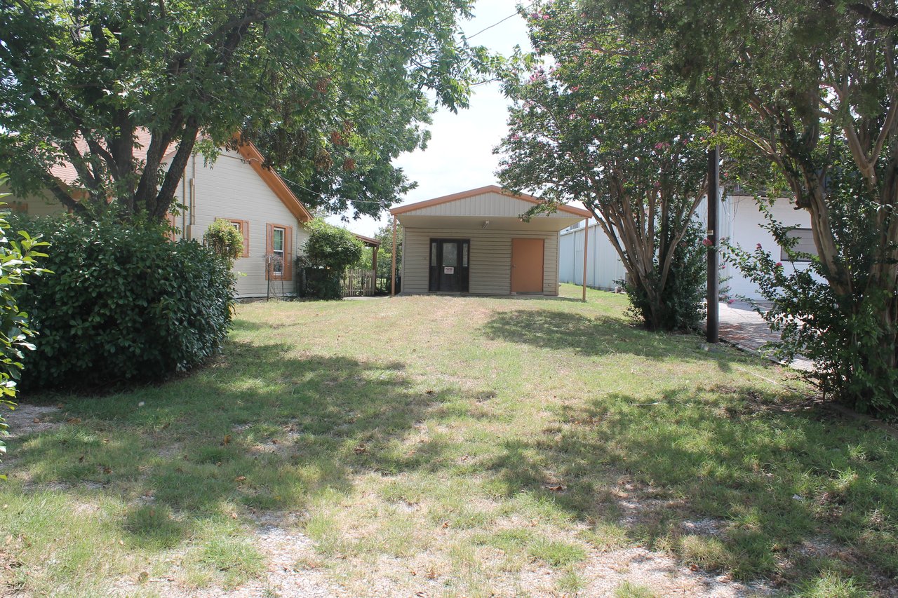 618 N Robinson Dr