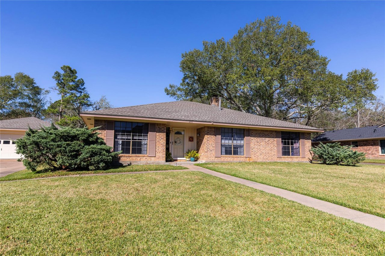 204 Briarwood Drive, Bellville, Texas, 77418 Austin County