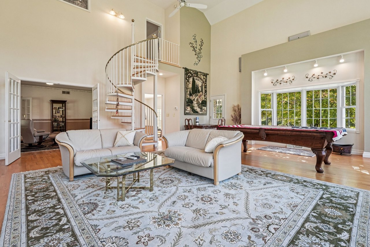 Hilltop Luxury with Endless Views