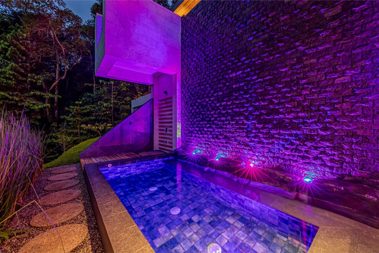 Private Waterfall Luxury Estate, Dominical, Puntarenas