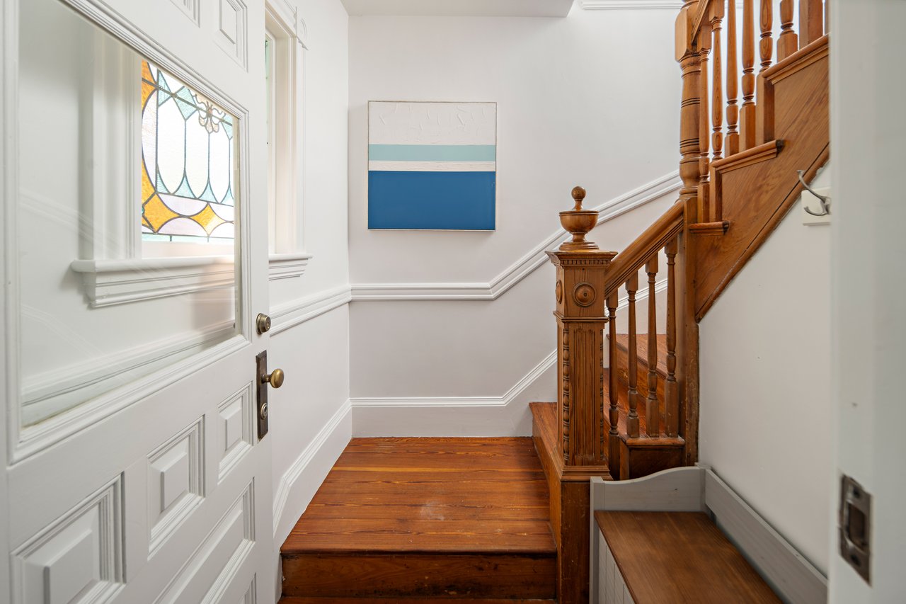 A Captivating Victorian Condo in A Fantastic Neighborhood
